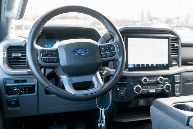 Used 2025  Ford XLT image 13