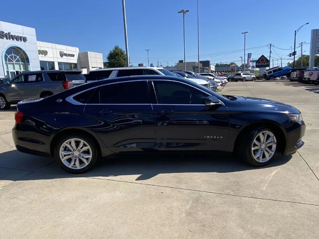 Used 2019 Blue Chevrolet LT image 10