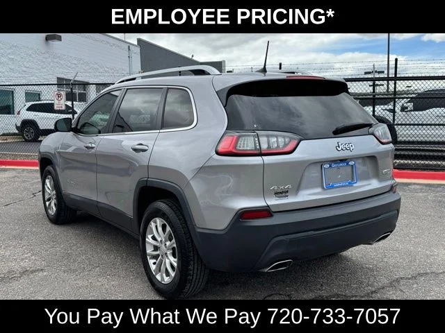 Used 2019 Silver Jeep Latitude image 3