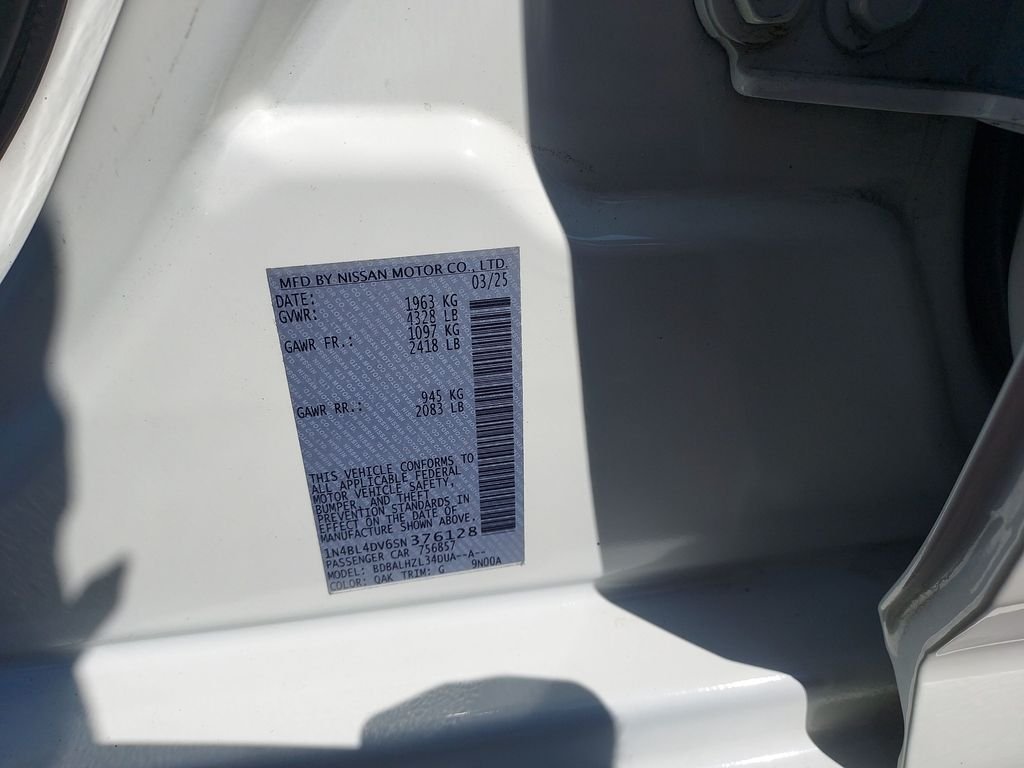 Used 2025 White Nissan 2.5 SV image 23