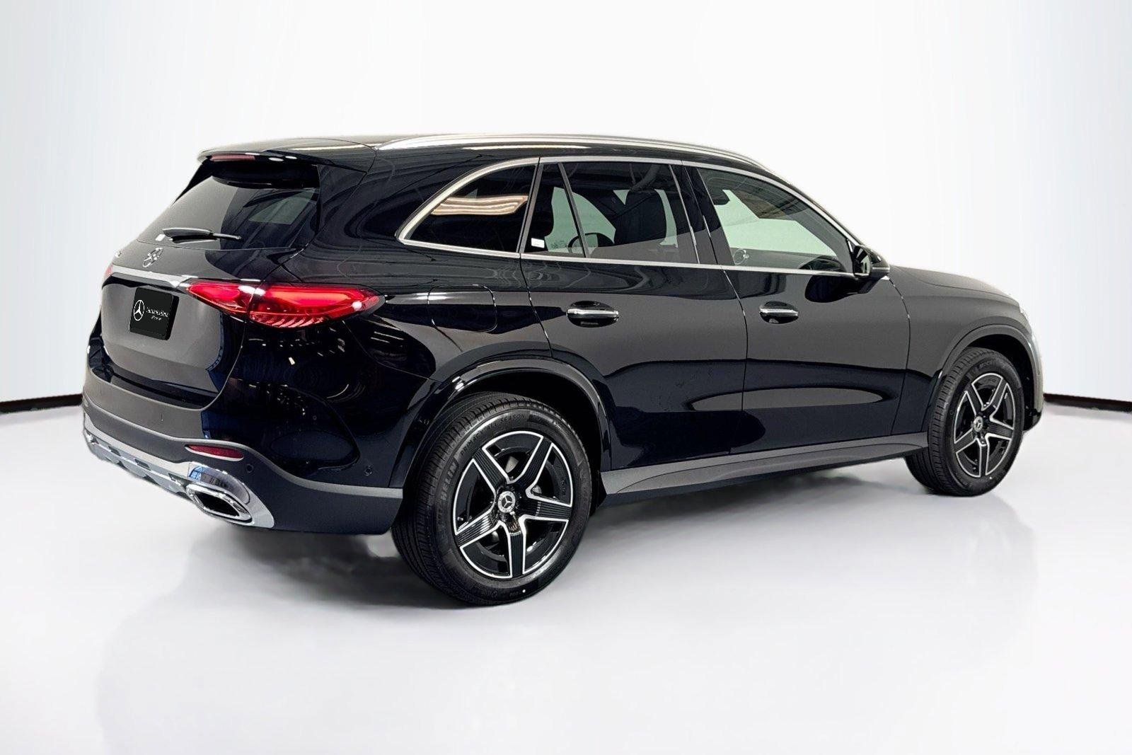 New 2026 Black Mercedes-Benz GLC 300 image 5
