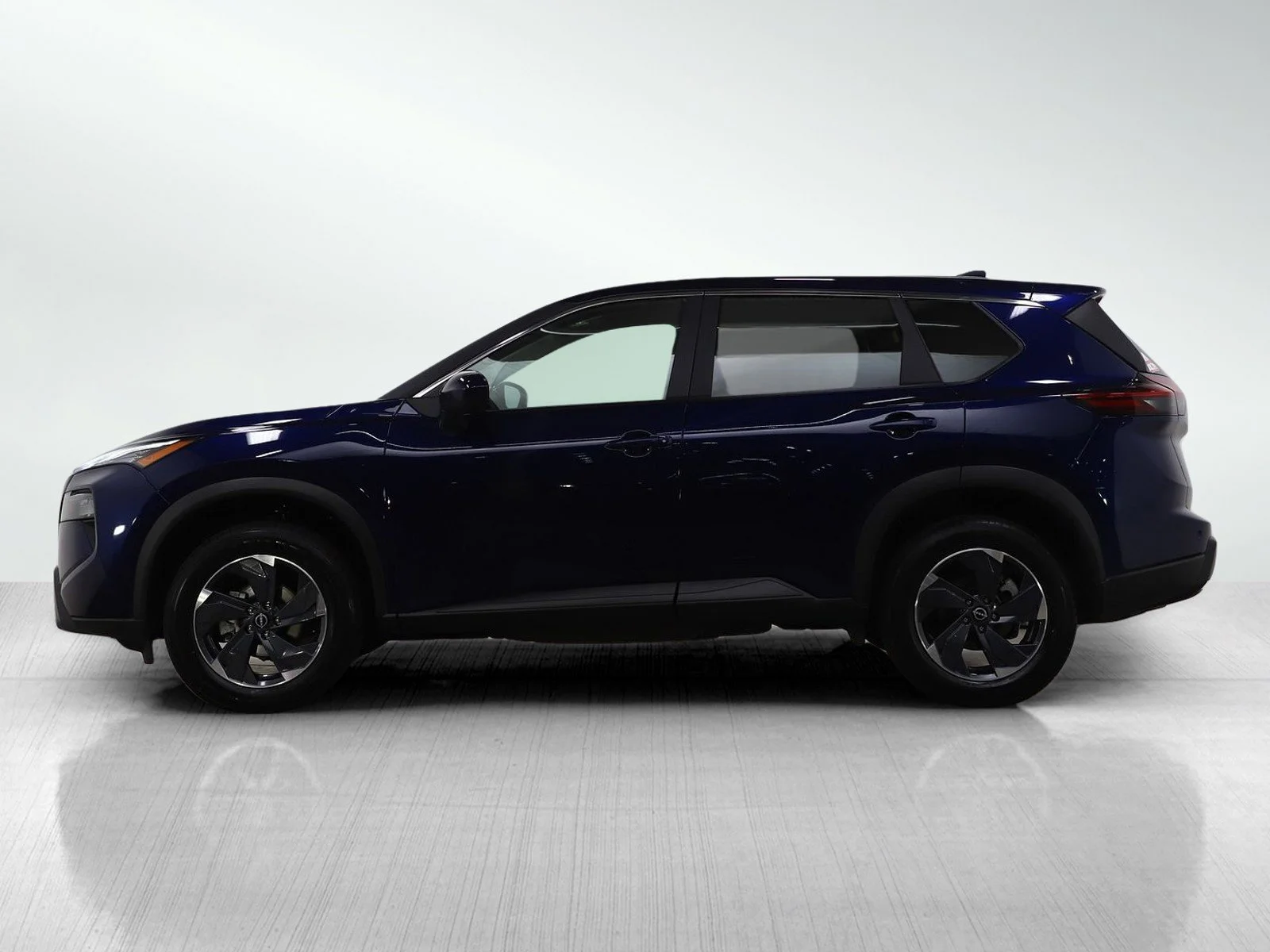 Used 2025 Nissan Rogue SV with VIN 5N1BT3BB0SC817689 for sale in Minneapolis, Minnesota