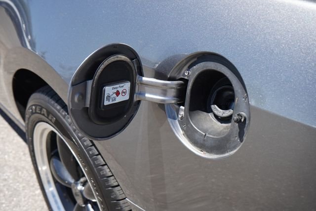 Used 2014 Gray Ford V6 image 13