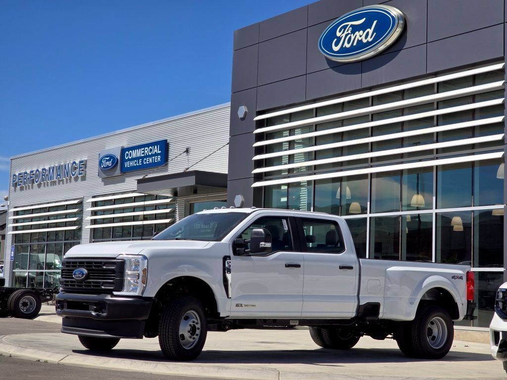 New 2026 Oxford White Ford XL image 3