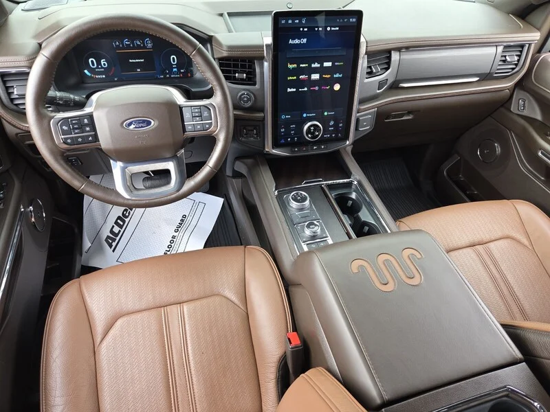Used 2024 Black Metallic FORD KING RANCH image 10