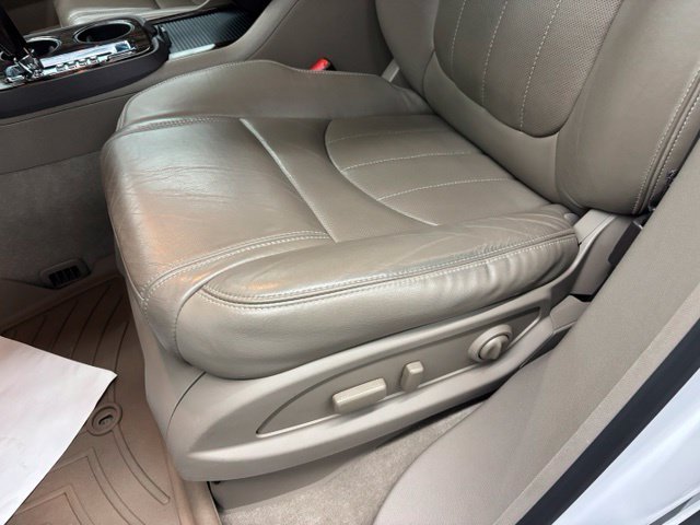 Used 2016 WHITE FROST TRICOAT GMC Denali image 22