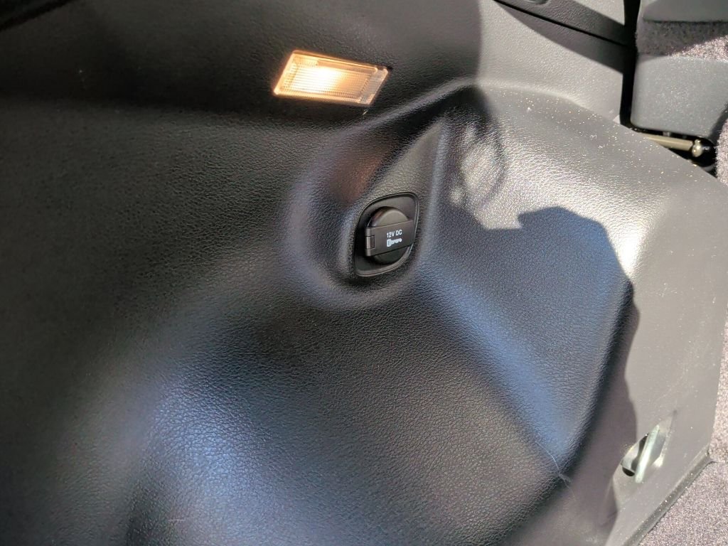 Used 2021 Slate Blue Pearlcoat Jeep Latitude Lux image 10