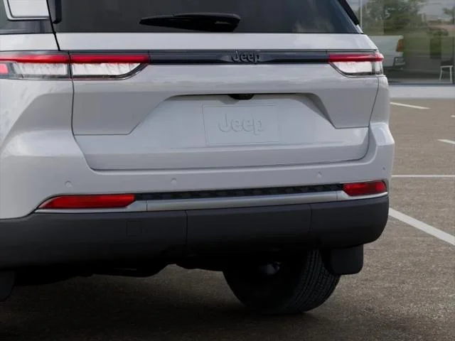 New 2026 Bright White Clear-Coat Exterior Paint Jeep Laredo Altitude image 39