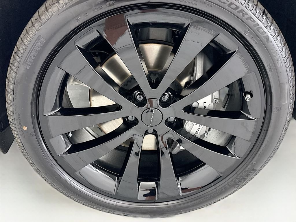 New 2026 Borasco Grey Land Rover Dynamic SE image 29