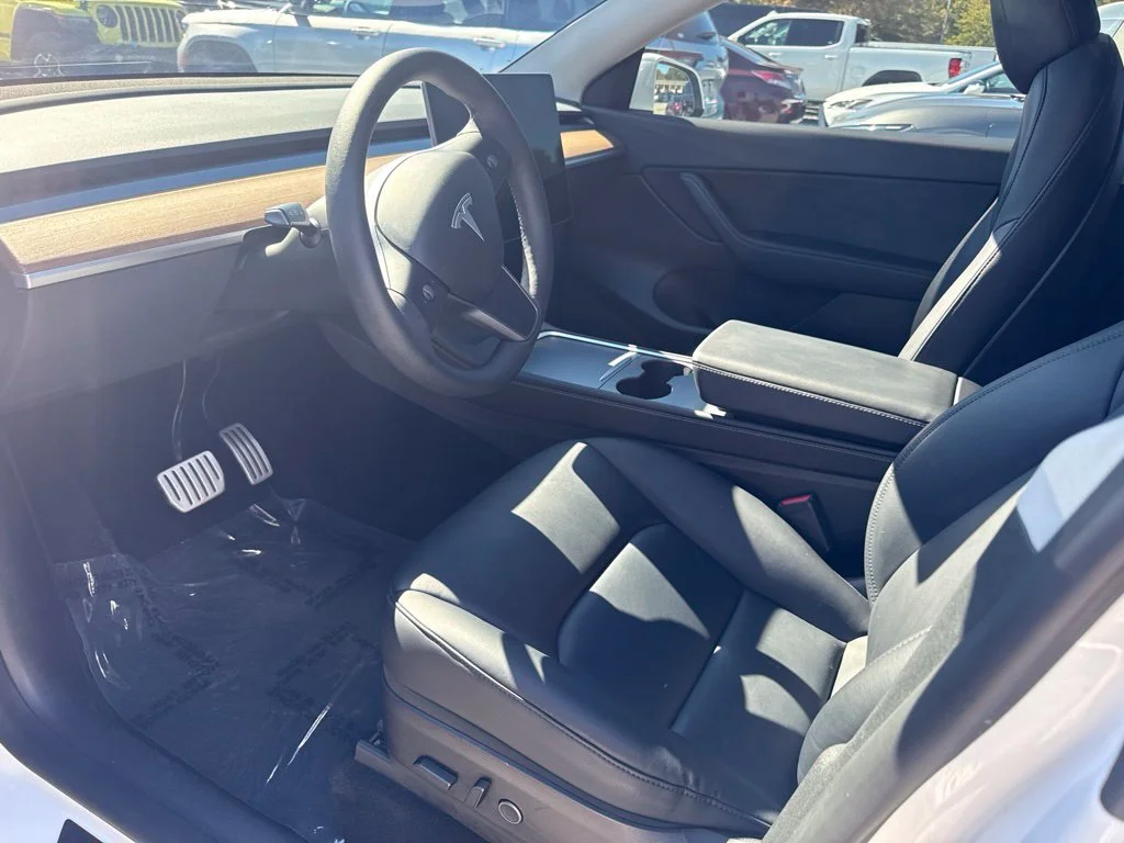 Used 2022 White Tesla Performance image 3