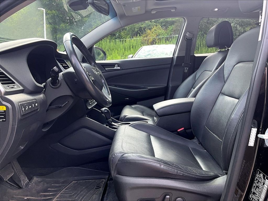 Used 2017 Black Hyundai Limited image 4