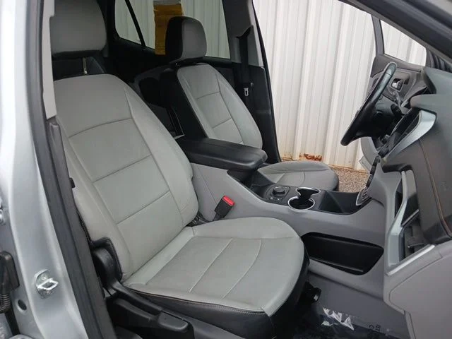 Used 2020 Silver GMC SLT image 24