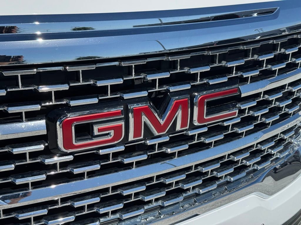 Used 2023 Summit White GMC Denali image 9