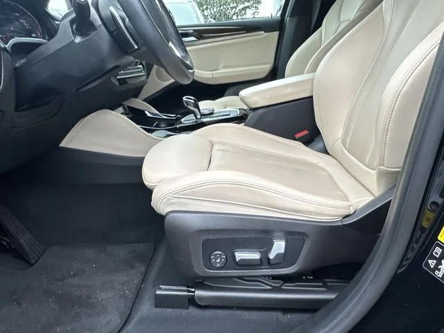 Used 2023 Black BMW xDrive30i image 13