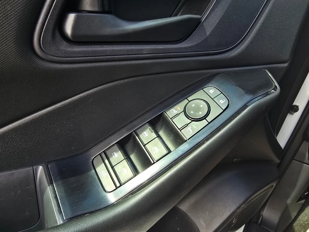 Used 2024 Everest White Pearl Nissan S image 19