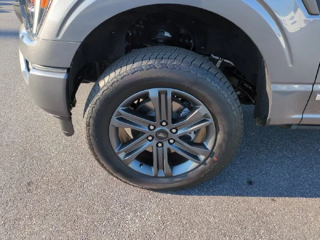 Used 2023 Gray Ford XLT image 10