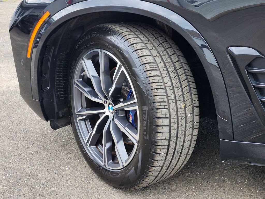 Used 2024 Black BMW xDrive40i image 35