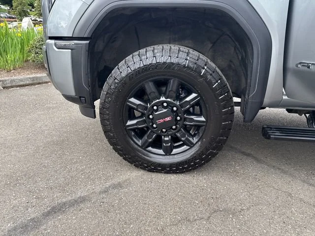 Used 2024 Sterling Metallic GMC AT4 image 28