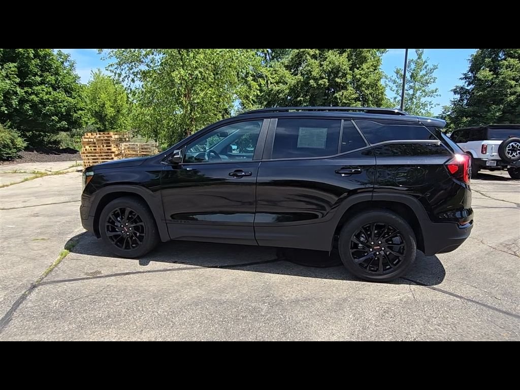 Used 2024 Black GMC SLE image 5
