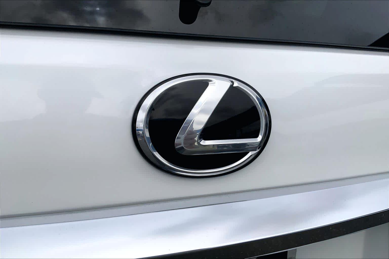 Used 2021 Starfire Pearl Lexus Premium image 31
