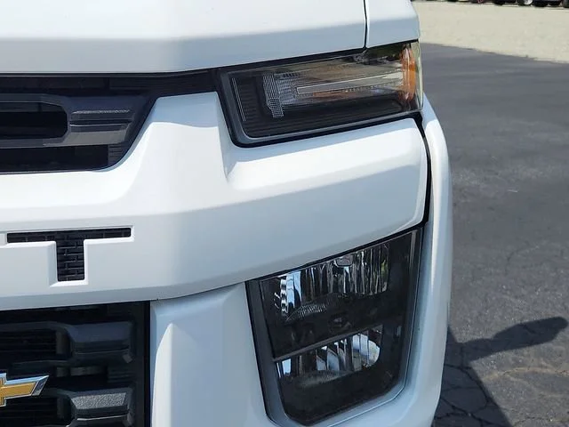 Used 2021 SUMMIT WHITE Chevrolet Custom image 9