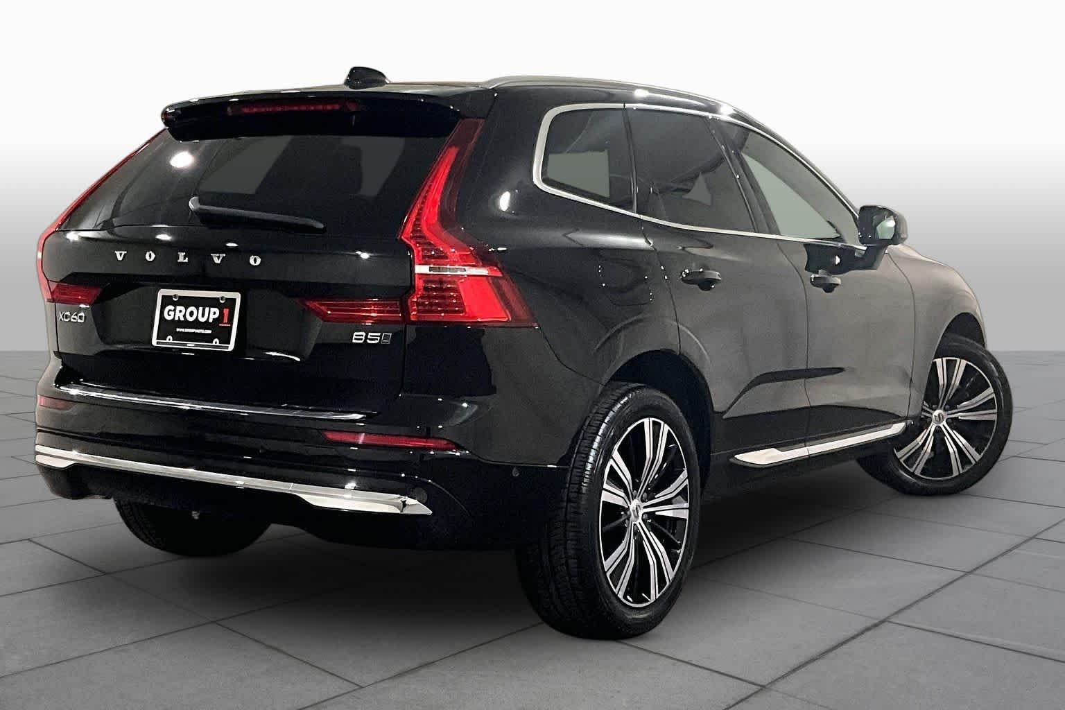 Used 2023 BLACK Volvo Plus Bright Theme image 12
