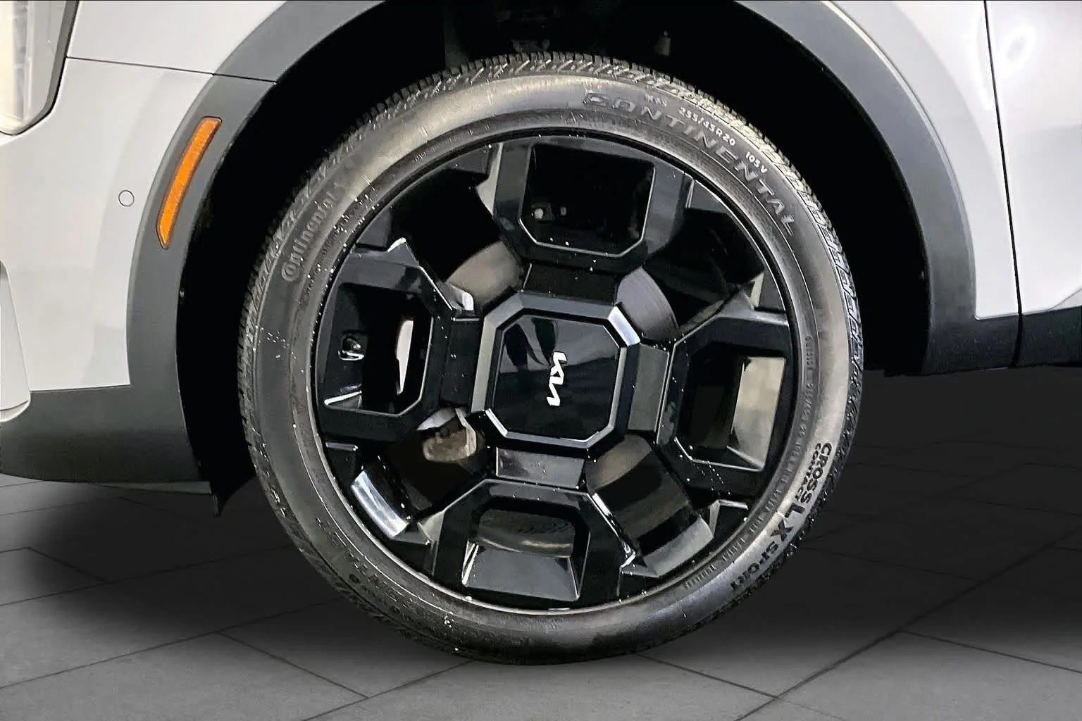 Used 2024 Wolf Gray Kia X-Line SX image 11