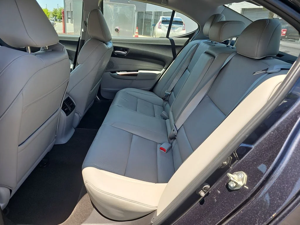 Used 2015  Acura V6 Tech image 13