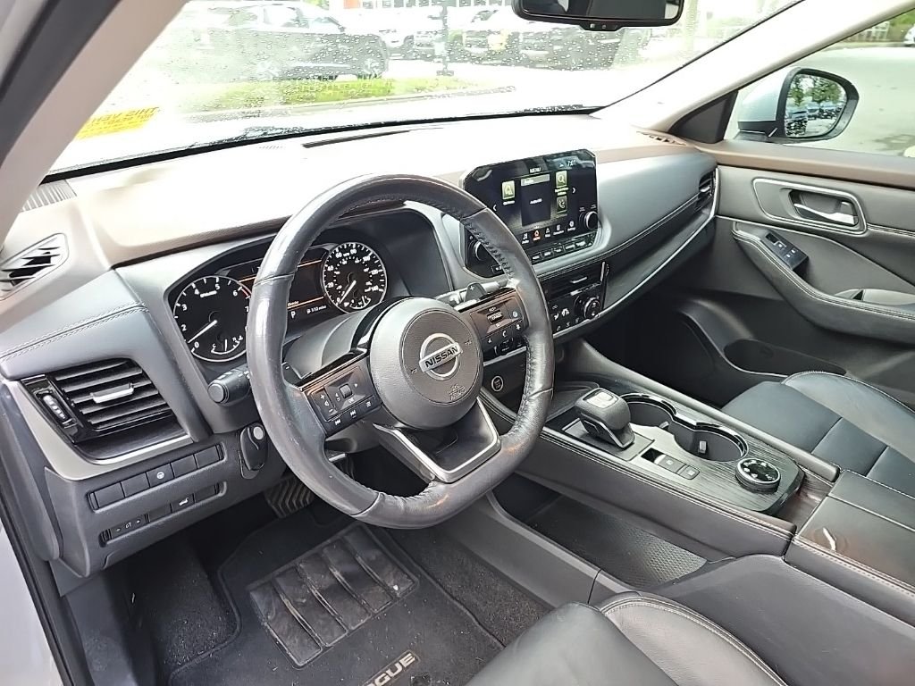 Used 2021 Silver Nissan SL image 14