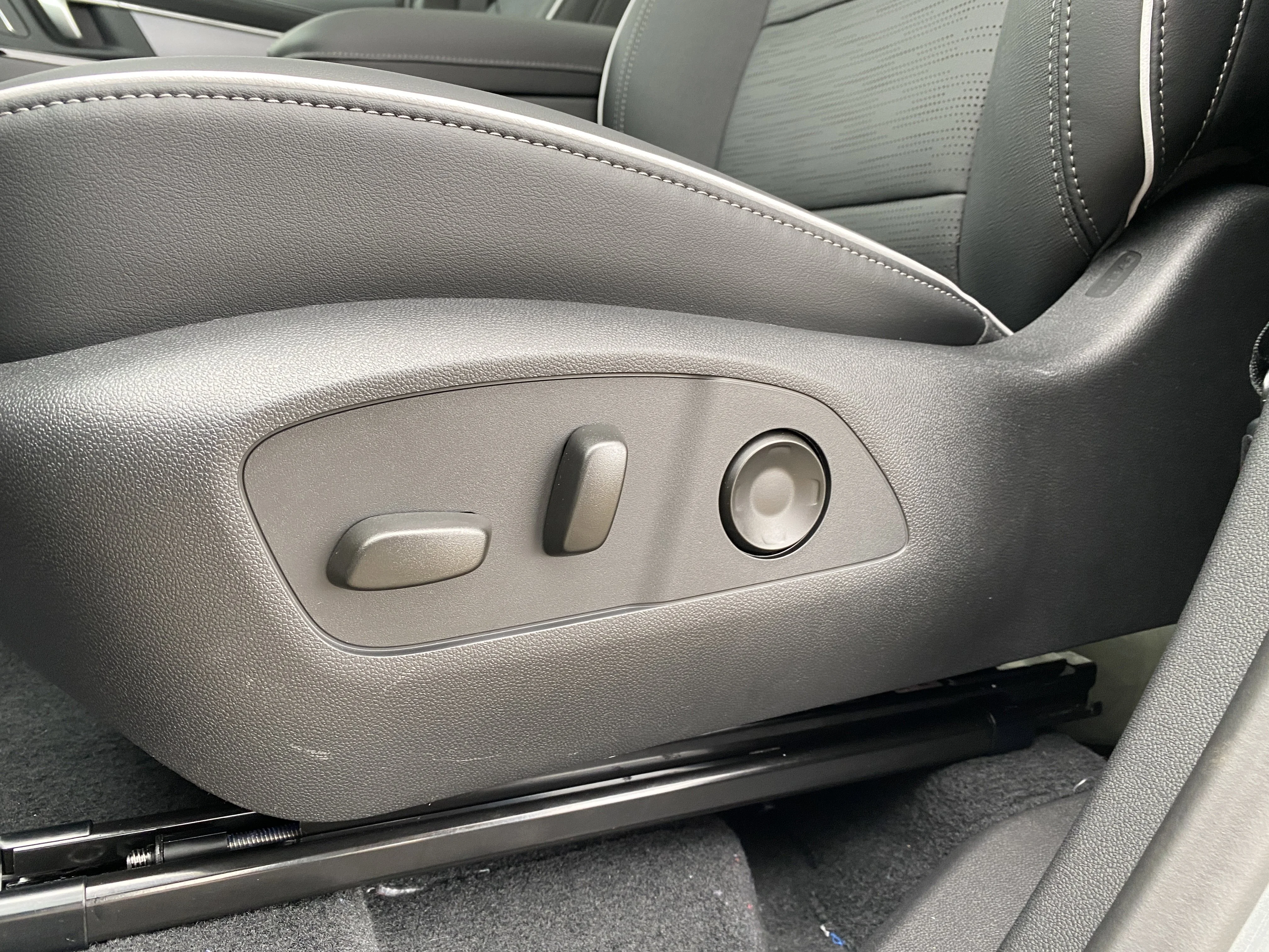 New 2026 MOONSTONE GREY METALLIC Buick Sport Touring image 26
