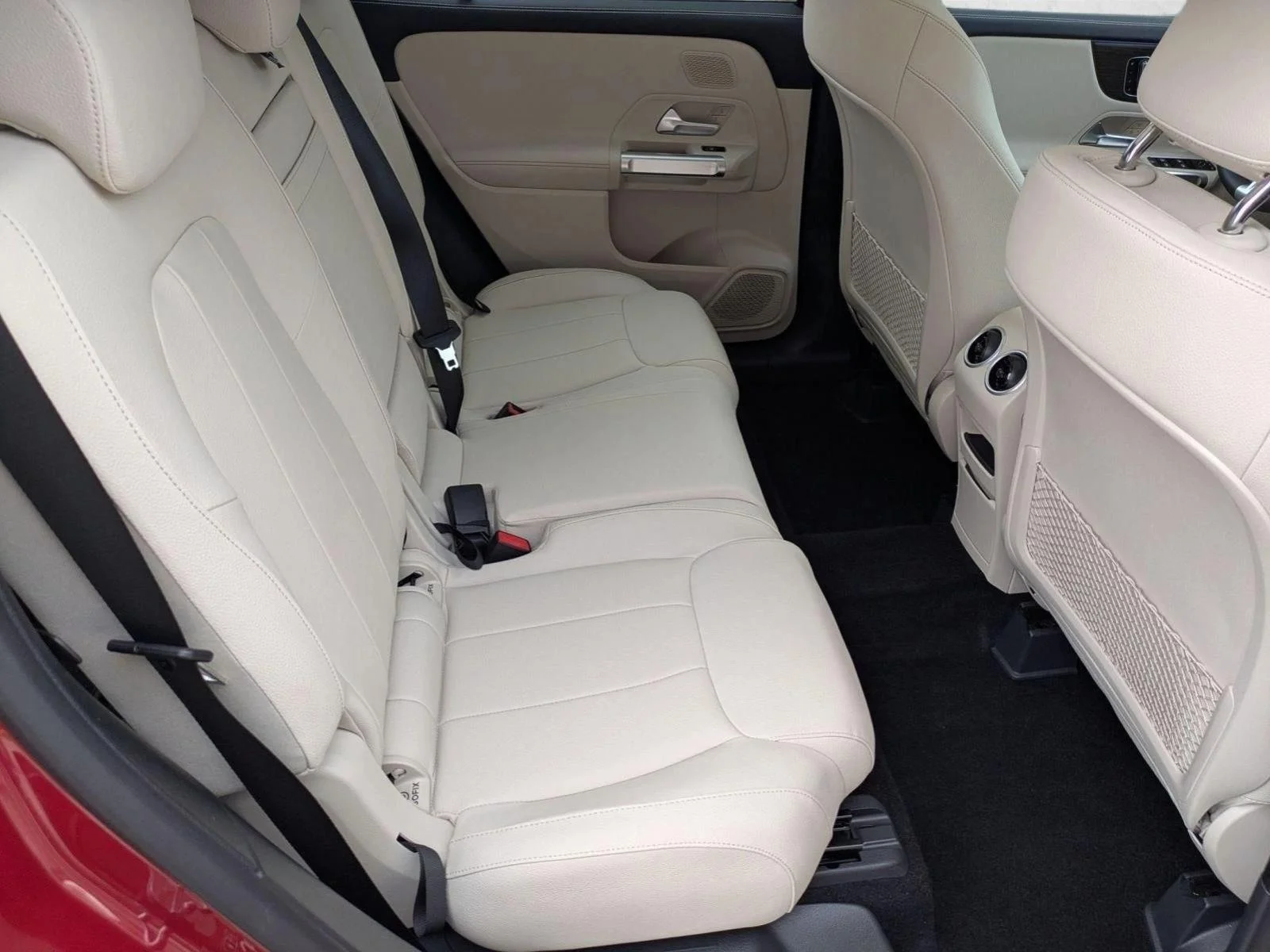 Used 2026 Manufaktur Patagonia Red Metallic Mercedes-Benz GLB 250 image 21