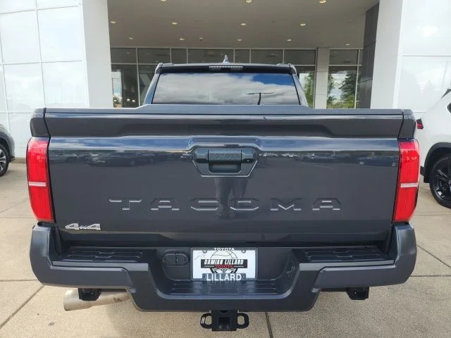 Certified Used 2025  Toyota SR5 image 9
