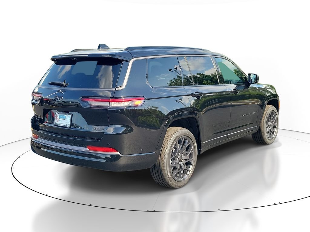 New 2026 Diamond Black Crystal Pearl-Coat Exterior Paint Jeep Summit image 4