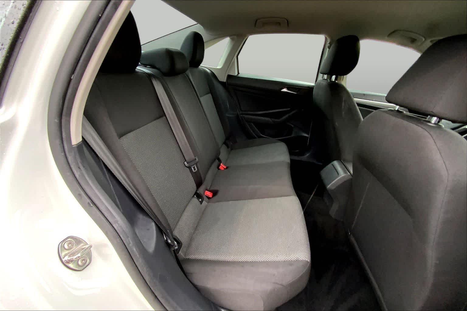 Used 2021 Pure White Volkswagen S image 18