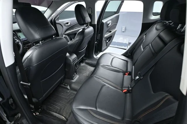 Used 2017 Black Jeep Limited image 33