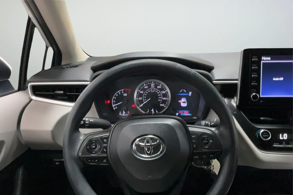 Used 2021 White Toyota LE image 14