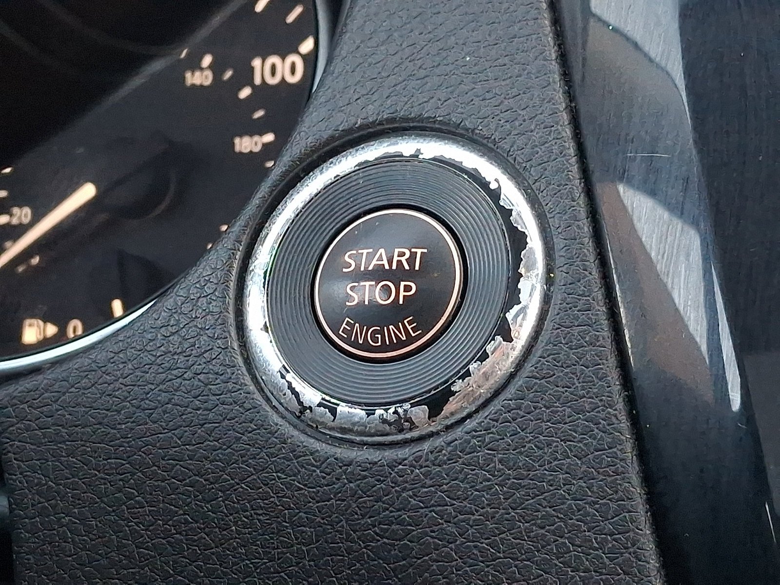 Used 2014 Gun Metallic Nissan SL image 23