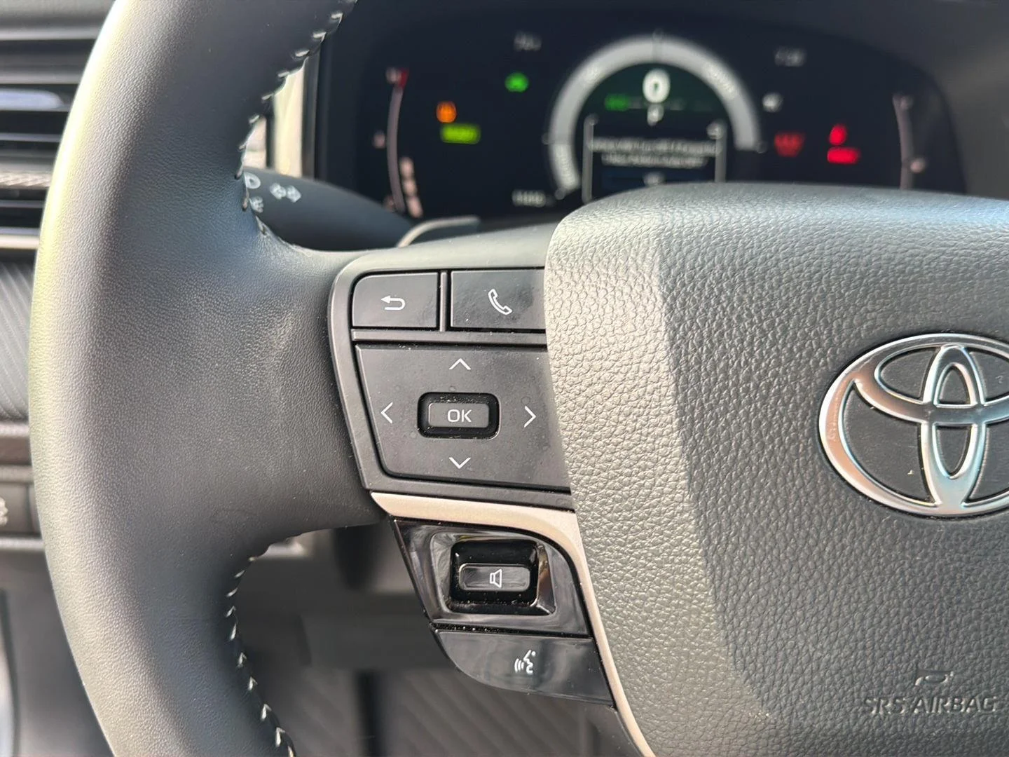 Certified Used 2025 Heavy Metal Toyota SE image 21