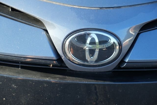 Used 2017 Gray Toyota SE image 9