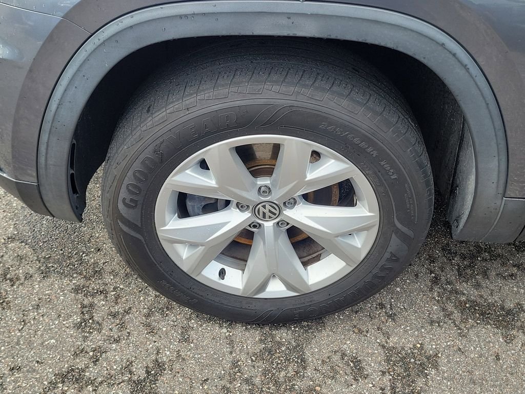Used 2019 Gray Volkswagen 2.0T S image 34