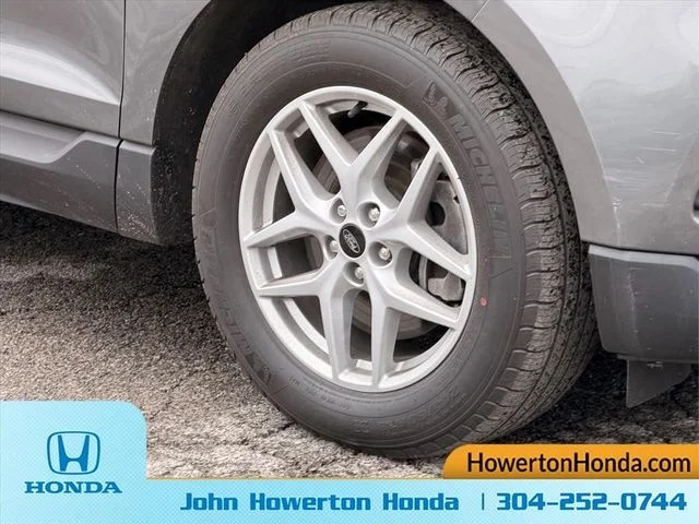 Used 2023 Gray Ford SEL image 28