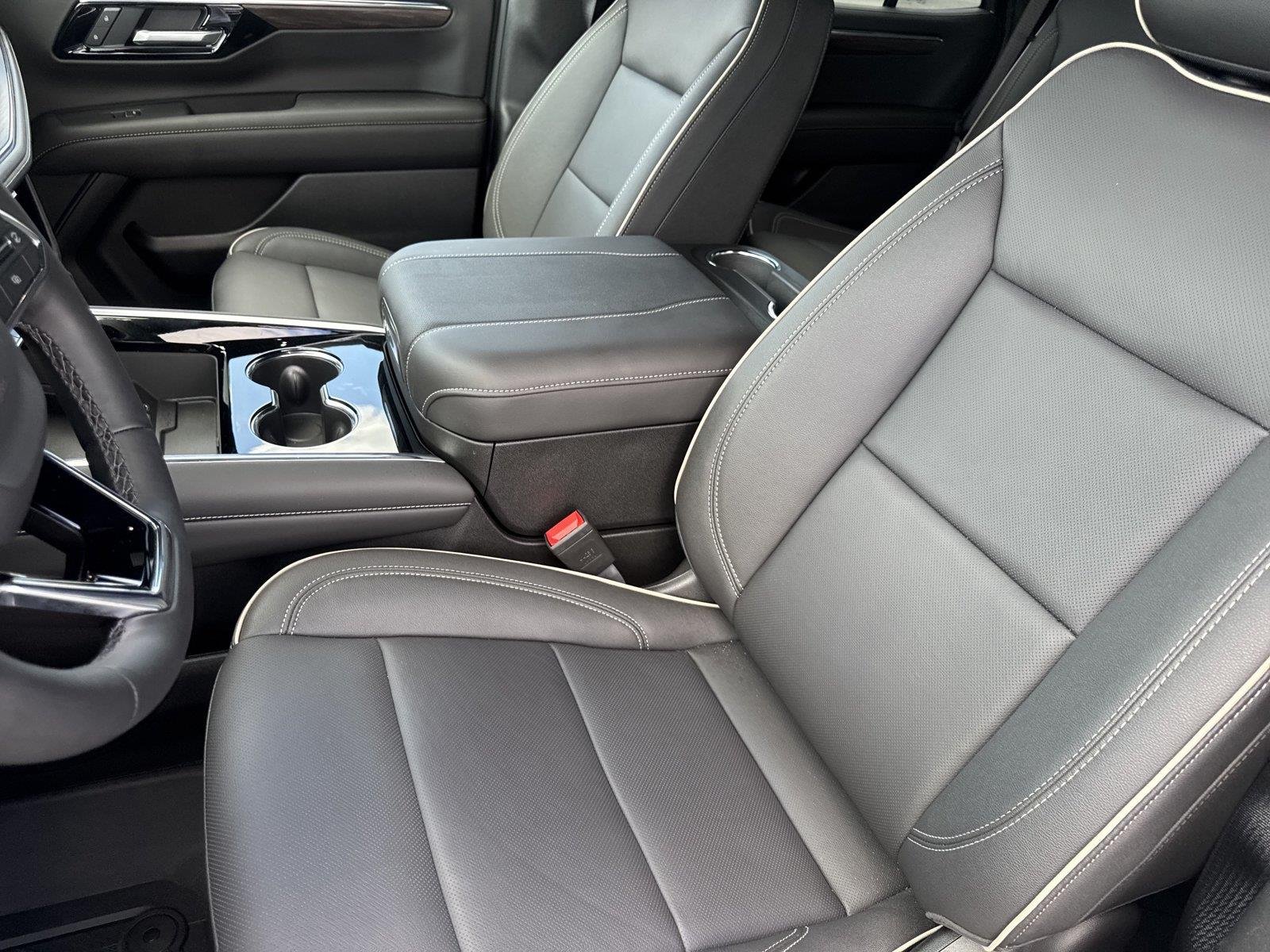 Used 2026 Polar White Tricoat Chevrolet Premier image 11