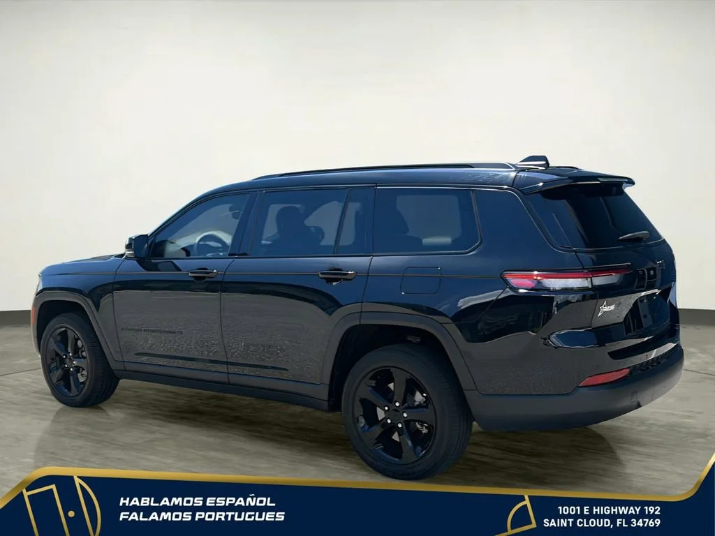 Used 2024 Black Jeep Altitude X 4x4 image 4