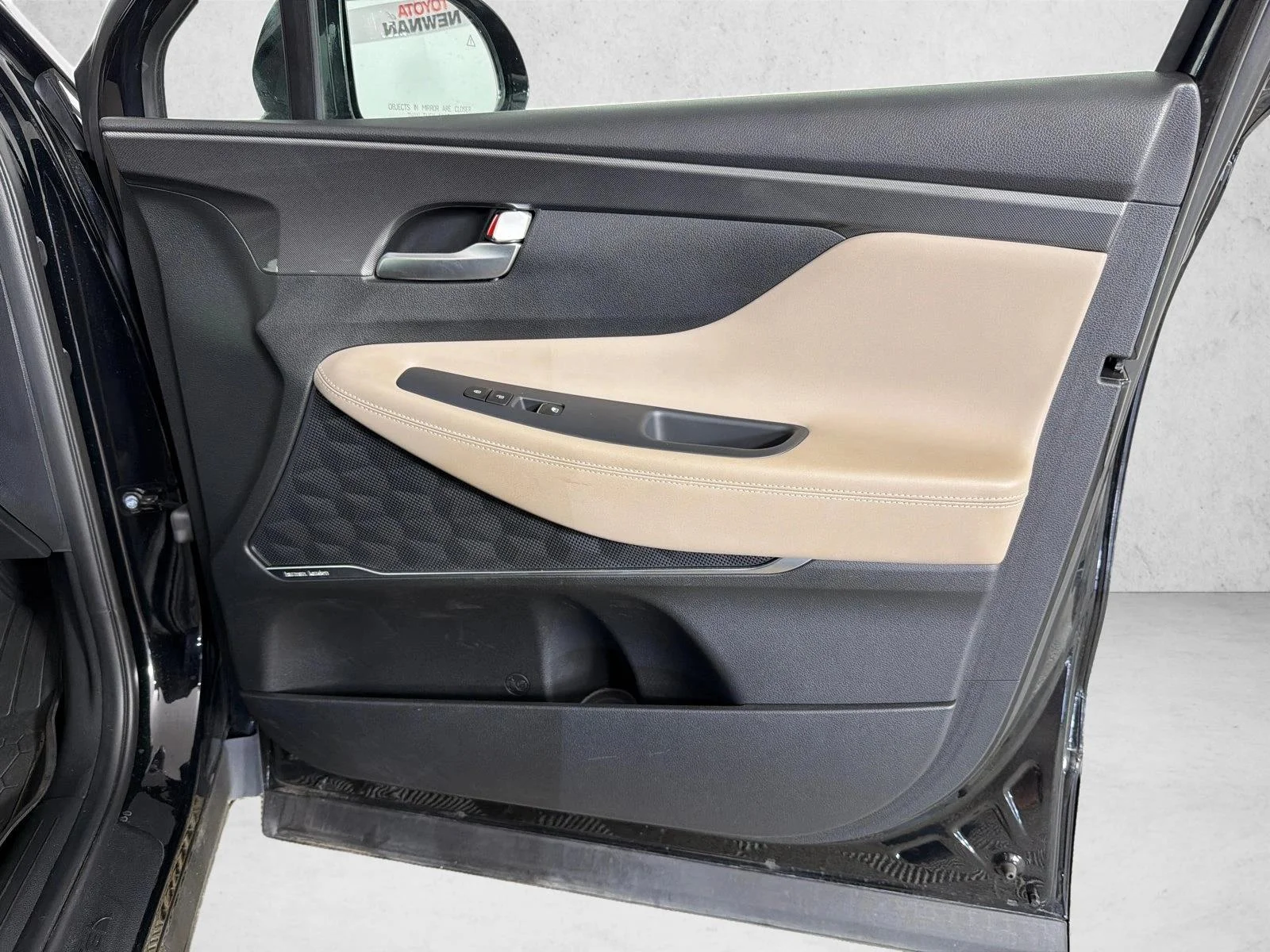 Used 2023 Black Hyundai Limited image 16