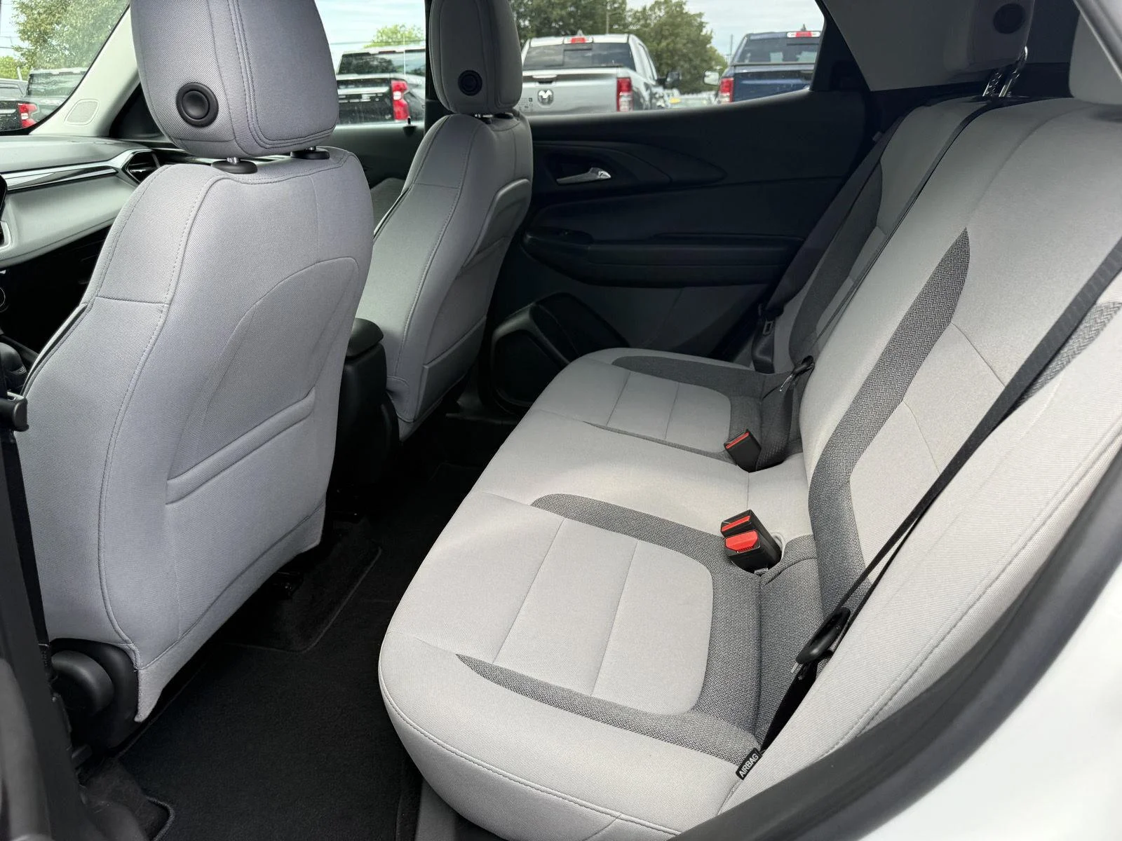 Used 2024 Summit White Chevrolet LT image 3