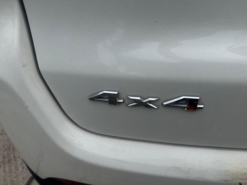 Used 2020 White Jeep Latitude image 22