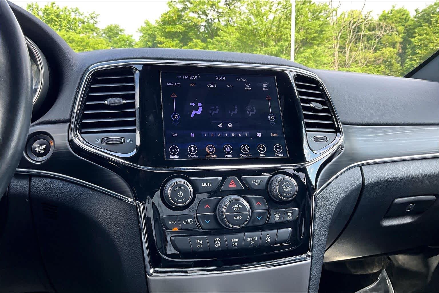 Used 2019 Granite Crystal Metallic Clearcoat Jeep Limited image 36