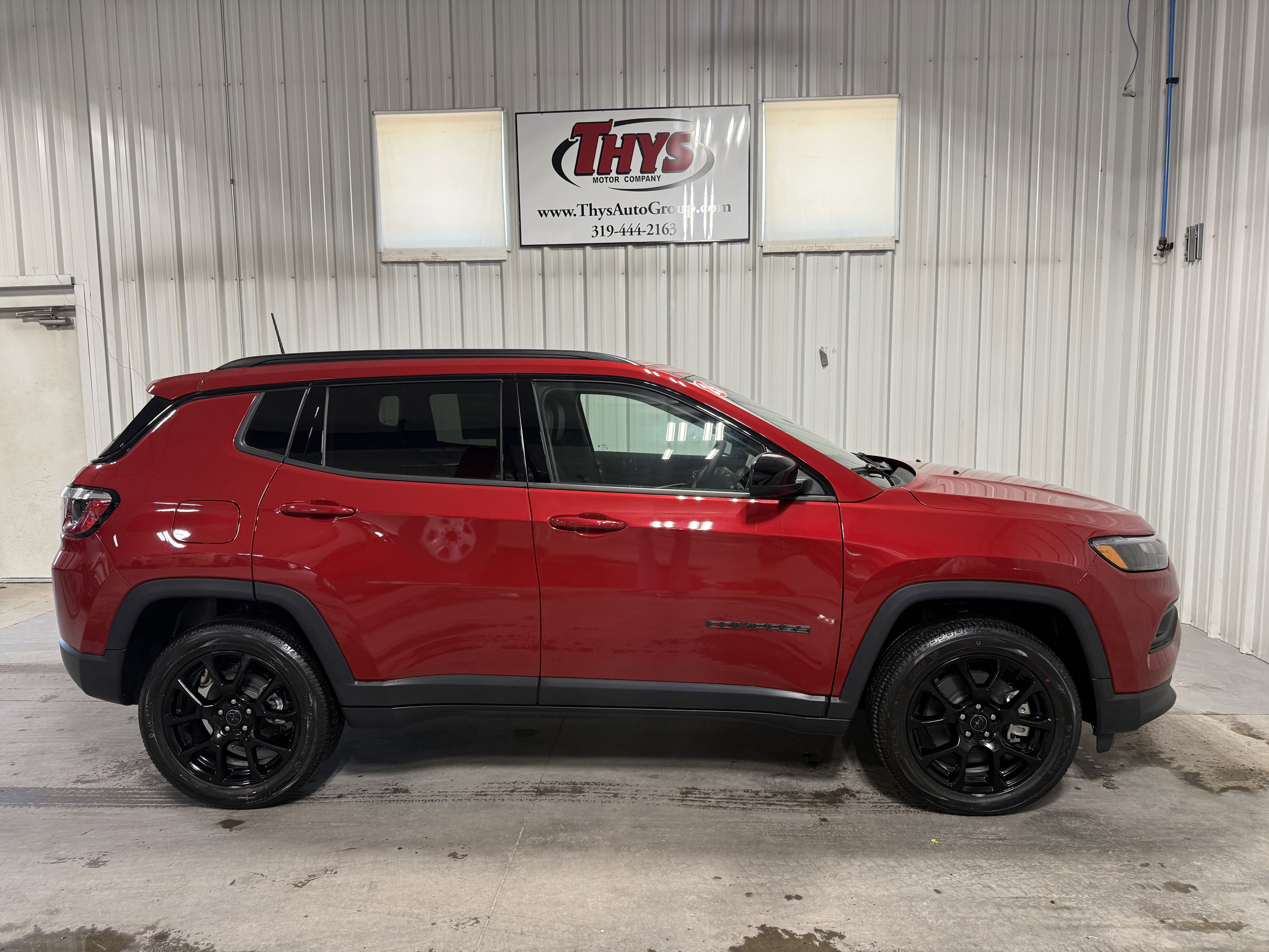 New 2026 Red Hot Pearlcoat Jeep Latitude Altitude image 2
