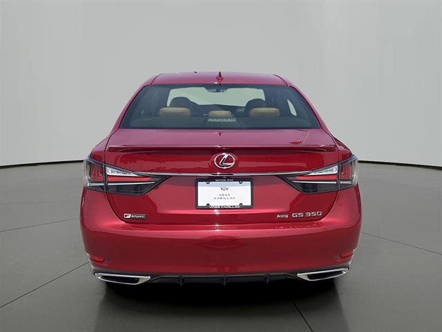 Used 2016 Matador Red Mica Lexus  image 3