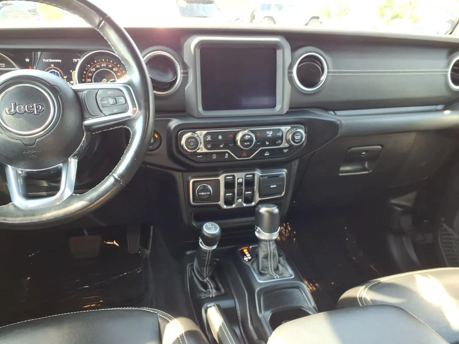Certified Used 2022 Black Clearcoat Jeep Unlimited Sahara image 14